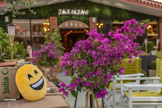 Jasmine coffee & flowers shop